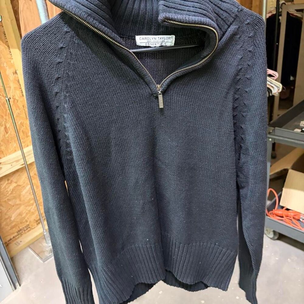 Carolyn-taylor Women's Black and Navy Jumper